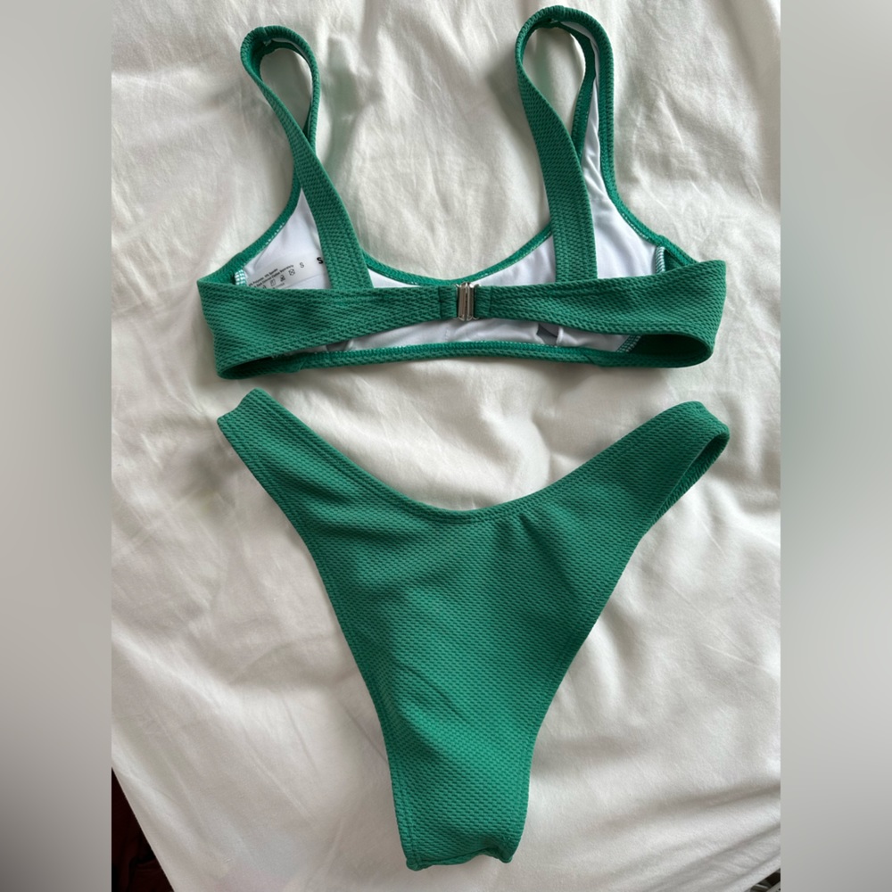 Bikini set - Picture 2 of 2